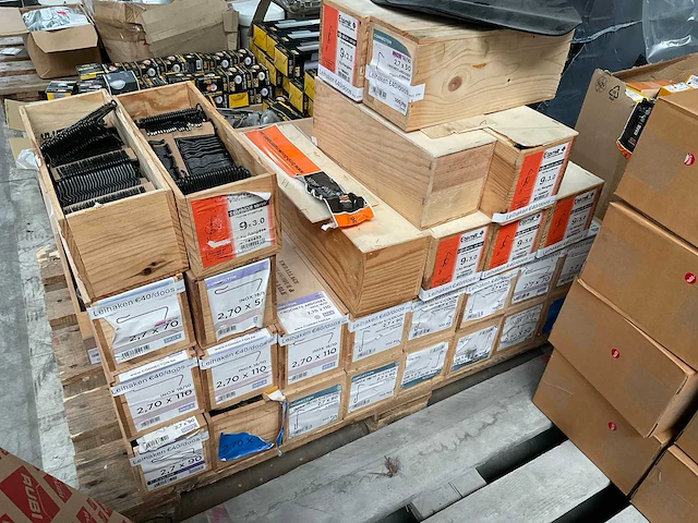 Eternit, huot leihaken en koppelingen - afbeelding 6 van  7