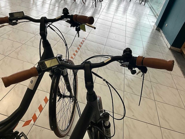 Eterra medio 9 elektrische fiets ongebruikt (2x) - afbeelding 6 van  7