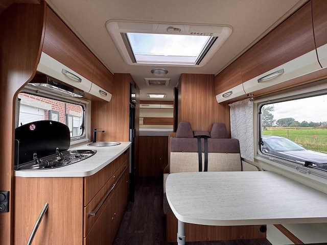 Eura mobil activa one 690 hb camper - afbeelding 8 van  29