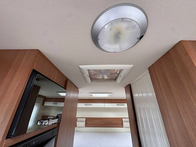 Eura mobil activa one 690 hb camper - afbeelding 18 van  29
