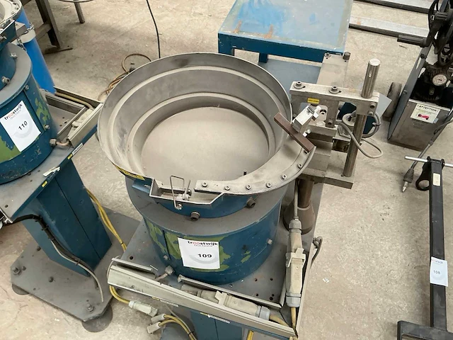 Euro 250 vibrating bowl feeder - afbeelding 1 van  3