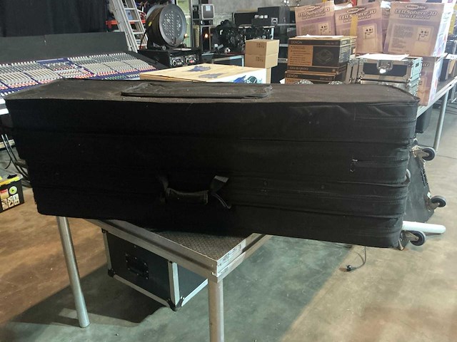 Eurolite led kls-200 4-delige spotlight op frame (5x) - afbeelding 8 van  8