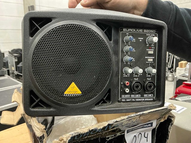 Eurolive b205d luidspreker gepowerd - afbeelding 1 van  3