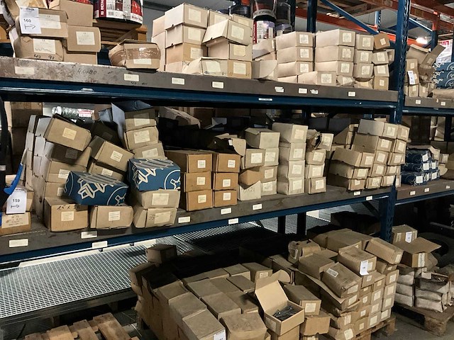 Euronails partij diverse nagels - afbeelding 1 van  14