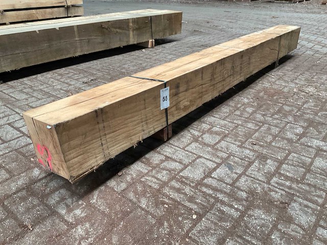 Europees eiken balk 240x240 mm (1x) - afbeelding 1 van  2