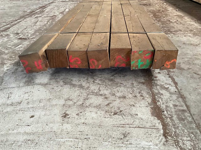 Europees eiken balken 150x150 mm (7x) - afbeelding 2 van  5
