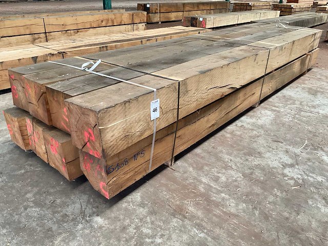 Europees eiken balken 240x240 mm (8x) - afbeelding 1 van  5