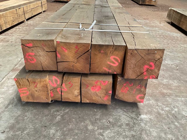 Europees eiken balken 240x240 mm (8x) - afbeelding 2 van  5
