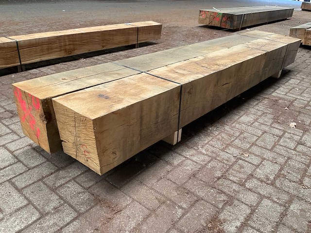 Europees eiken balken 300x300 mm (2x) - afbeelding 3 van  5