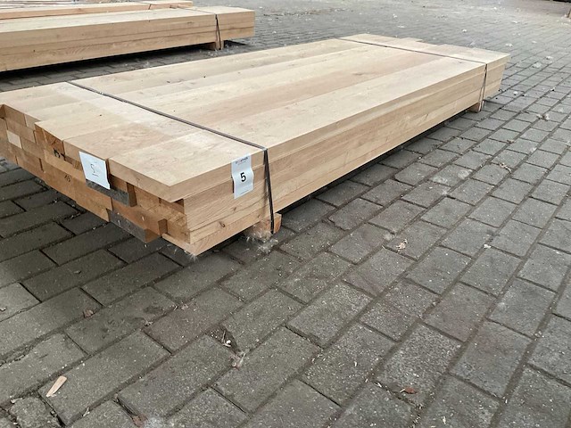 Europees eiken planken geschaafd op 35 mm ca. 0,4 m³ - afbeelding 1 van  5