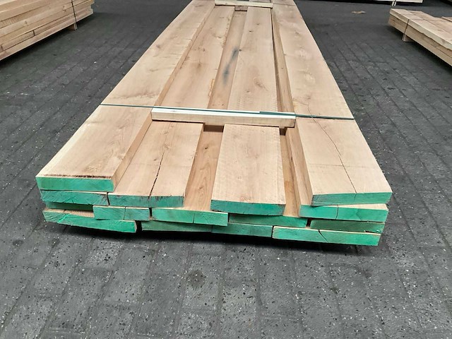 Europees eiken planken geschaafd op 45 mm ca. 0,5 m³ - afbeelding 1 van  5