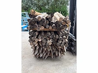 Europees fabrikaat 8-10cm partij hardhouten palen - afbeelding 2 van  4