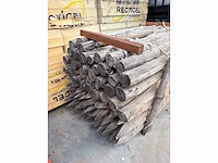 Europees fabrikaat 8-10cm partij hardhouten palen - afbeelding 2 van  3