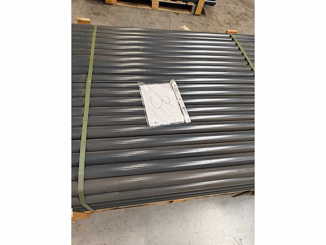 Europees fabrikaat clippaal lot tuinpalen - afbeelding 2 van  4