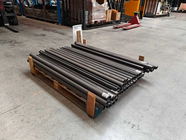 Europees fabrikaat clippaal lot tuinpalen - afbeelding 2 van  3