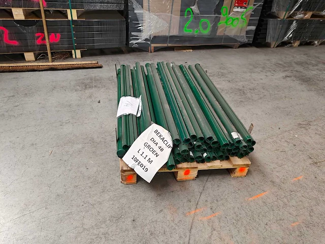 Europees fabrikaat clippaal lot tuinpalen - afbeelding 2 van  2