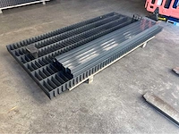 Europees fabrikaat dubbelstaafmat 6/5/6mm lot panelen met palen en bevestigingen