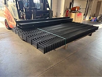 Europees fabrikaat dubbelstaafmat super 8/6/8 lot panelen met palen en bevestigingen - afbeelding 9 van  11