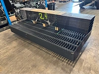 Europees fabrikaat dubbelstaafmat super 8/6/8mm lot panelen met palen en bevestigingen - afbeelding 2 van  9