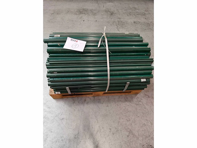 Europees fabrikaat groen lot tuinpalen - afbeelding 2 van  4