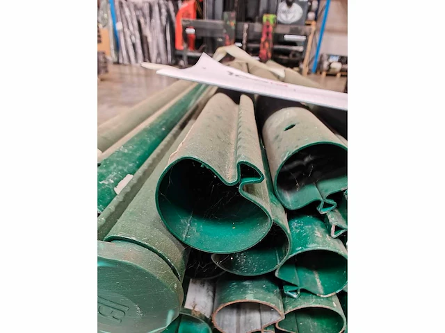 Europees fabrikaat groen lot tuinpalen - afbeelding 4 van  4