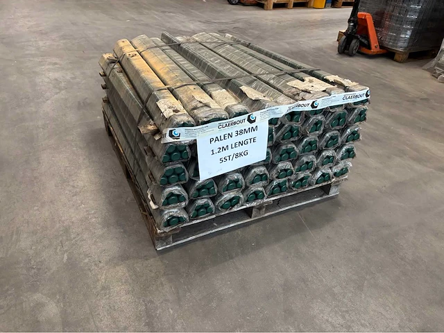 Europees fabrikaat lot tuinpalen - afbeelding 1 van  4
