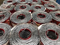 Europees fabrikaat partij prikkeldraad - afbeelding 2 van  4