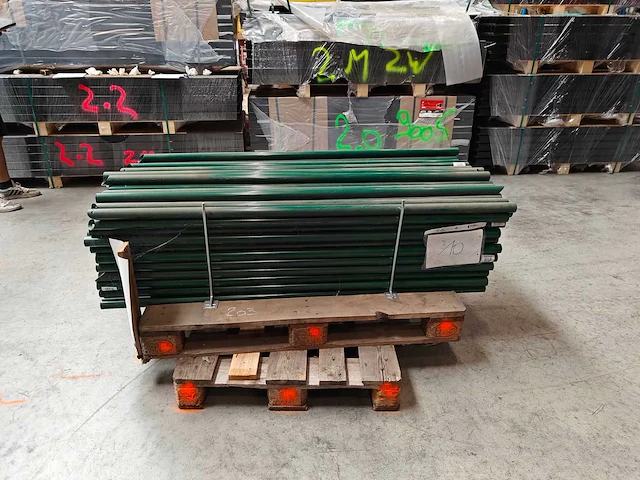 Europees fabrikaat ronde palen lot tuinpalen - afbeelding 1 van  4