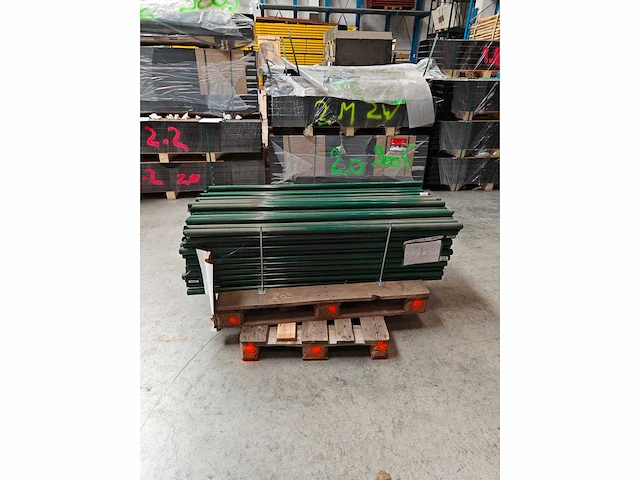 Europees fabrikaat ronde palen lot tuinpalen - afbeelding 2 van  4