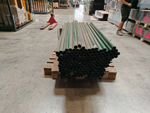 Europees fabrikaat ronde palen lot tuinpalen - afbeelding 4 van  4