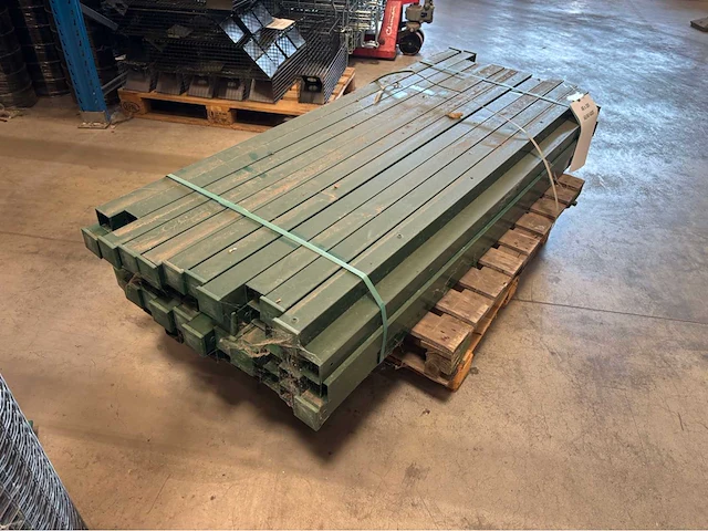 Europees fabrikaat vierkant 60x60mm lot viekrant palen - afbeelding 2 van  3