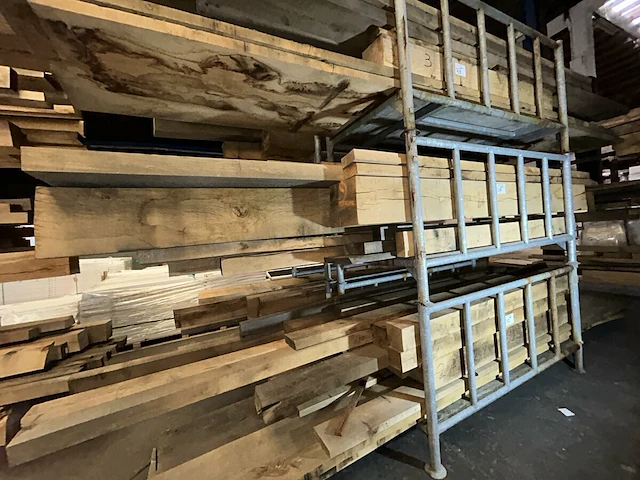 Europese eiken balken 1,341 m³ - afbeelding 1 van  8