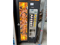Eurovendor - hamburger - verkoopautomaat - afbeelding 3 van  5