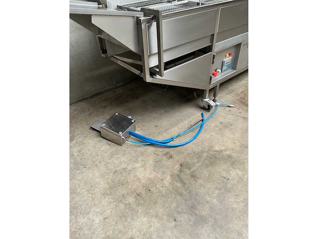 Everbake - eb creare 6000 - frituurlijn voor oliebollen en appelbeignets - afbeelding 8 van  9