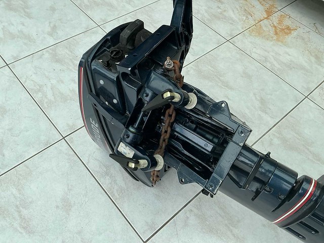 Evinrude 9.9 buitenboordmotor - afbeelding 4 van  8