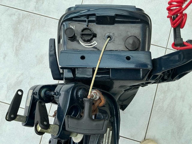 Evinrude 9.9 buitenboordmotor - afbeelding 6 van  8