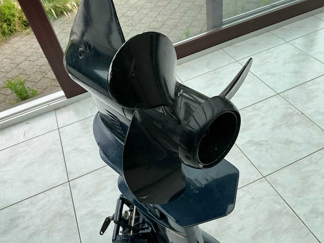 Evinrude 9.9 buitenboordmotor - afbeelding 7 van  8