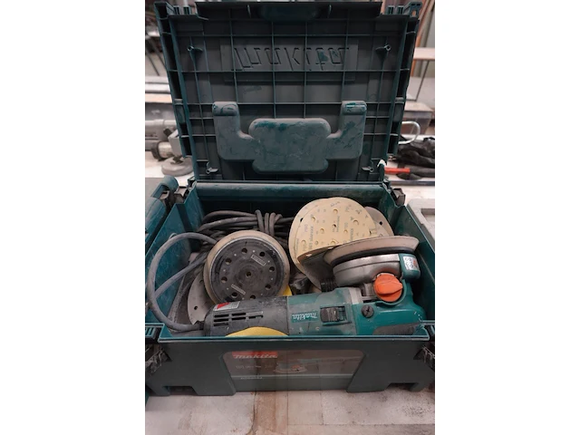 Excentrische schuurmachine makita - afbeelding 1 van  5
