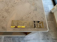 Exclusieve designkeuken met neolith keramisch werkblad, kookeiland en aeg-inbouwtoestellen - afbeelding 6 van  20