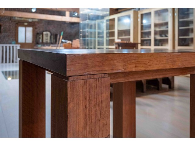 Exclusieve tafel afrikaans bubinga hout, massief blad en poten - afbeelding 3 van  3