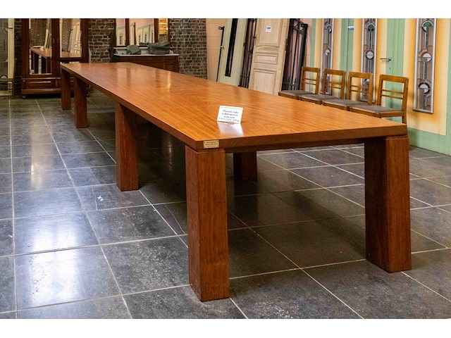 Exclusieve tafel afrikaans bubinga hout, massief blad en poten - afbeelding 2 van  6