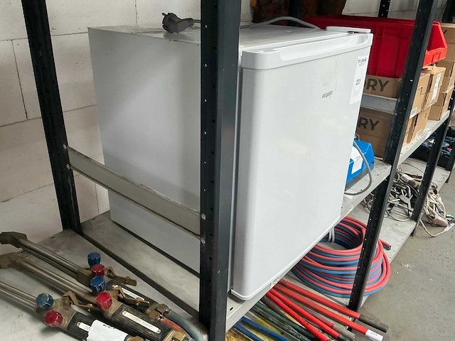 Exquisit kb05-v-040ew mini koelkast - afbeelding 2 van  5