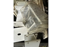 Extra bevestigingsbeugels zonneschermen harol - sun screens - afbeelding 1 van  1