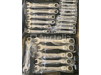 Extra lage garagekrik 4 ton en een 22 delige ringratel-steeksleutel set 6-32mm - afbeelding 3 van  10