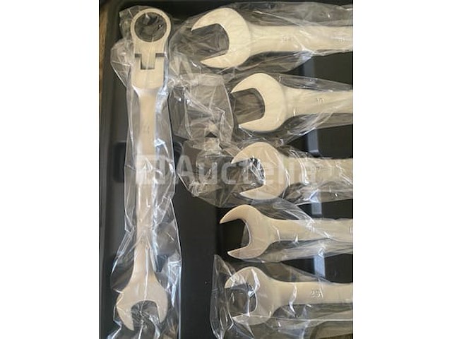 Extra lage garagekrik 4 ton en een 22 delige ringratel-steeksleutel set 6-32mm - afbeelding 7 van  10