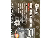 Extra lage garagekrik 4 ton en een 22 delige ringratel-steeksleutel set 6-32mm - afbeelding 9 van  10