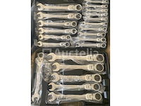 Extra lage garagekrik 4 ton en een 22 delige ringratel-steeksleutel set 6-32mm - afbeelding 3 van  10