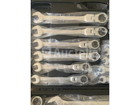 Extra lage garagekrik 4 ton en een 22 delige ringratel-steeksleutel set 6-32mm - afbeelding 9 van  10