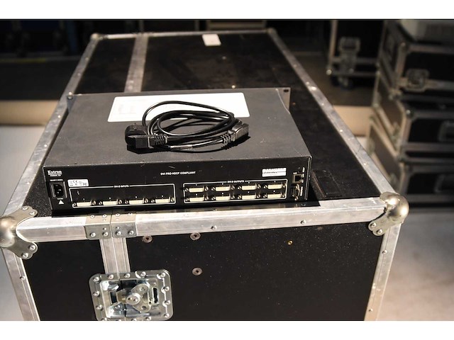 Extron - dxp series digital crosspoint matrix - various video equipment - afbeelding 2 van  2