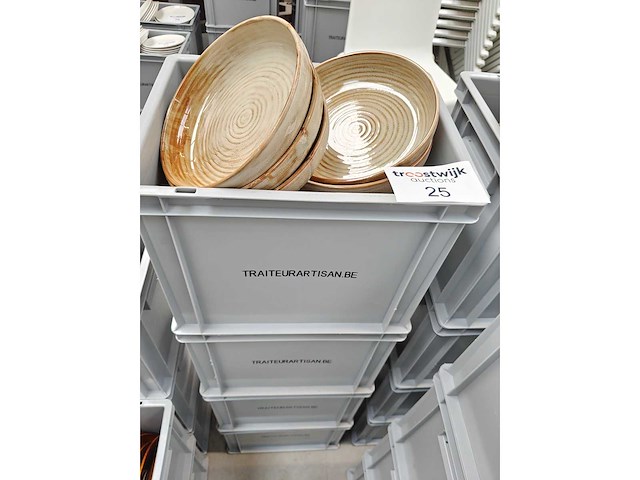 F2d - diep bord - porselein: diepe borden f2d bruin (53x) - afbeelding 1 van  3